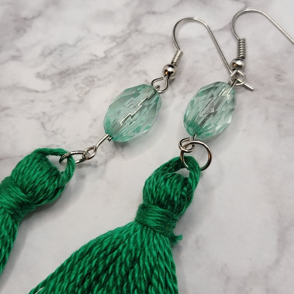 Handmade Tassel Earrings Green Thread Seafoam Green Bead Boho Hippie Chic - Picture 3 of 6